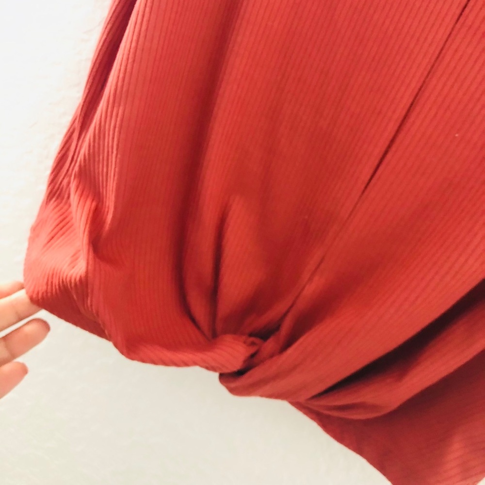 Cropped Ribbed Top - Picture 4 of 4